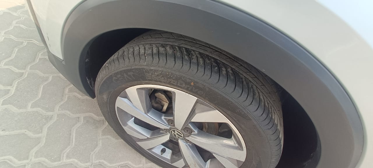 Volkswagen Taigun Topline 1.0 Tsi At